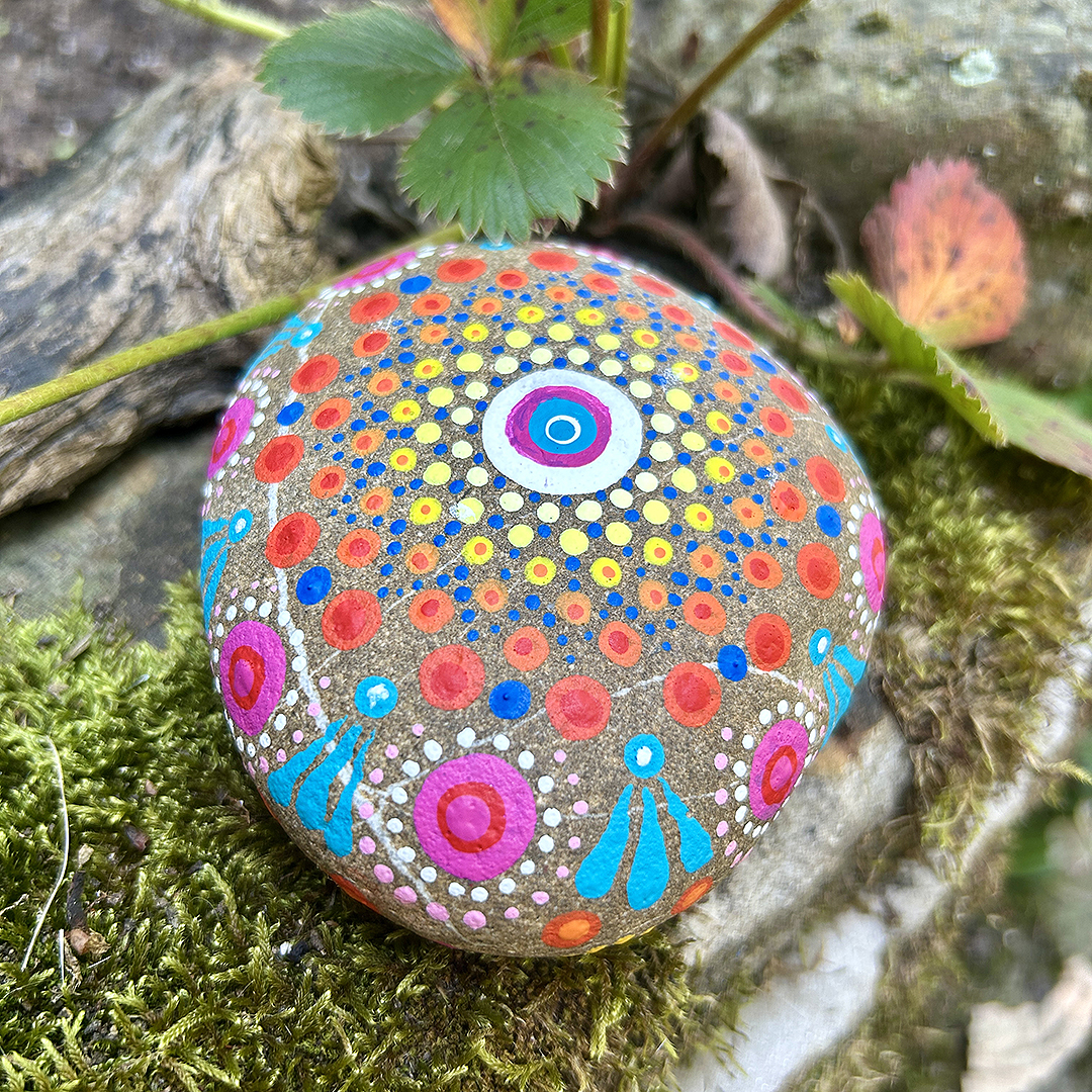 Bemalter Stein mit Mandala