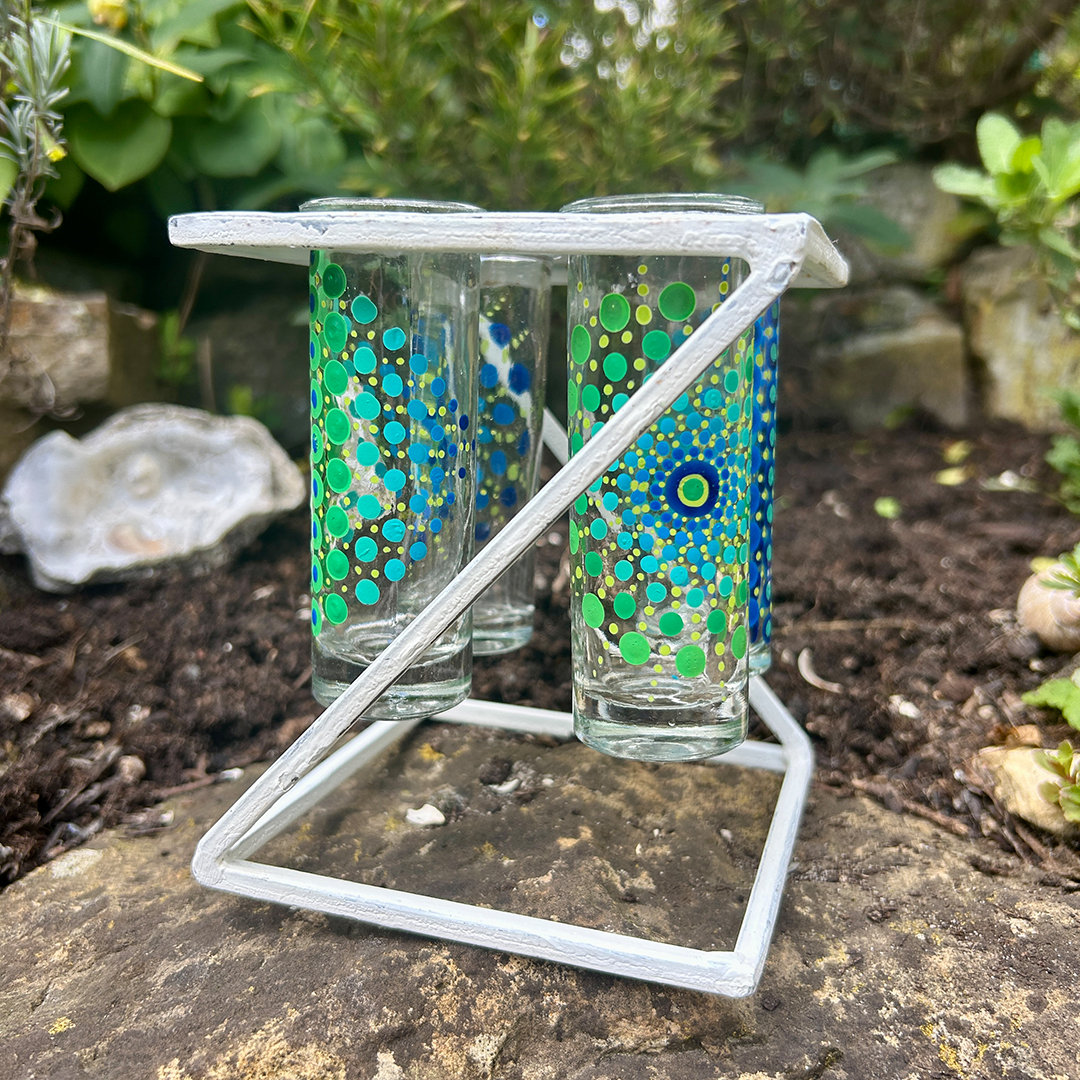Glasvasen bemalt mit Mandalas in Grün und Blau