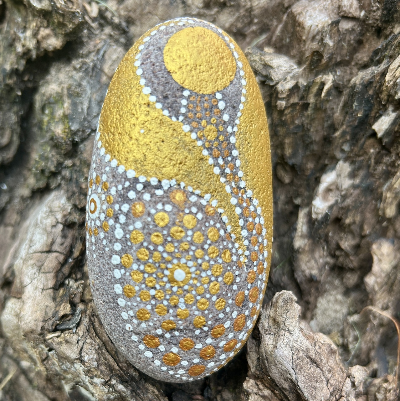 Bemalter Stein mit Engel