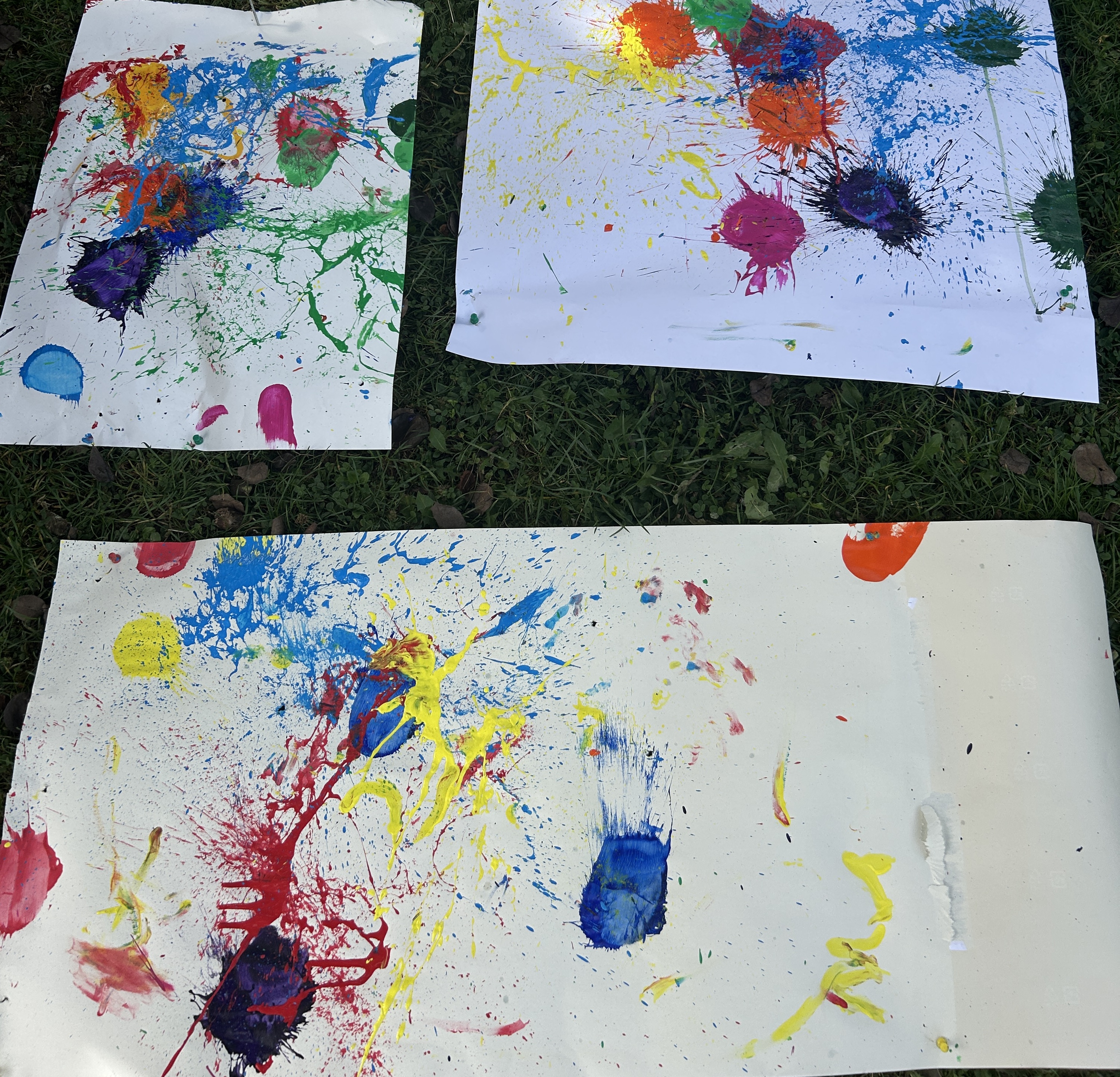 Bunte Bilder mit Farbklecksen