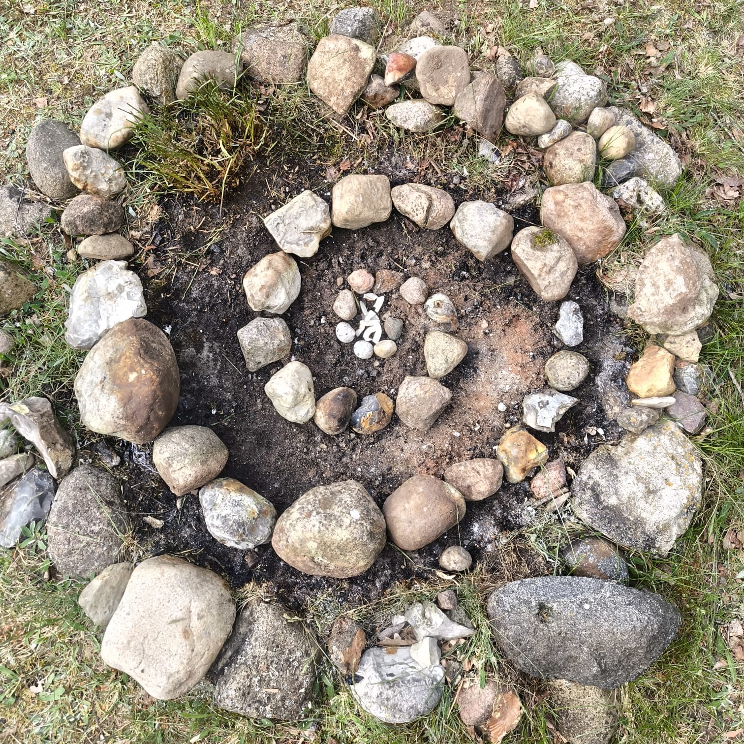 Spirale aus Steinen gelegt
