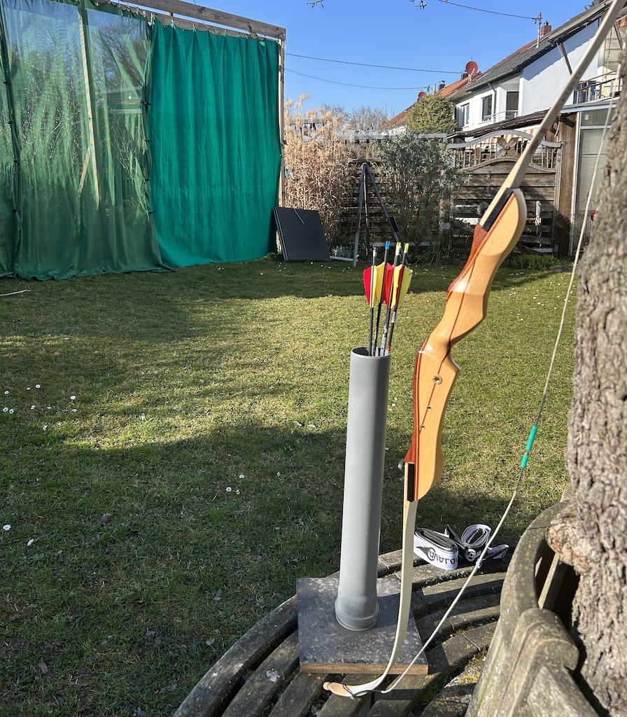 Bogen und Pfeile mit Spannschnur