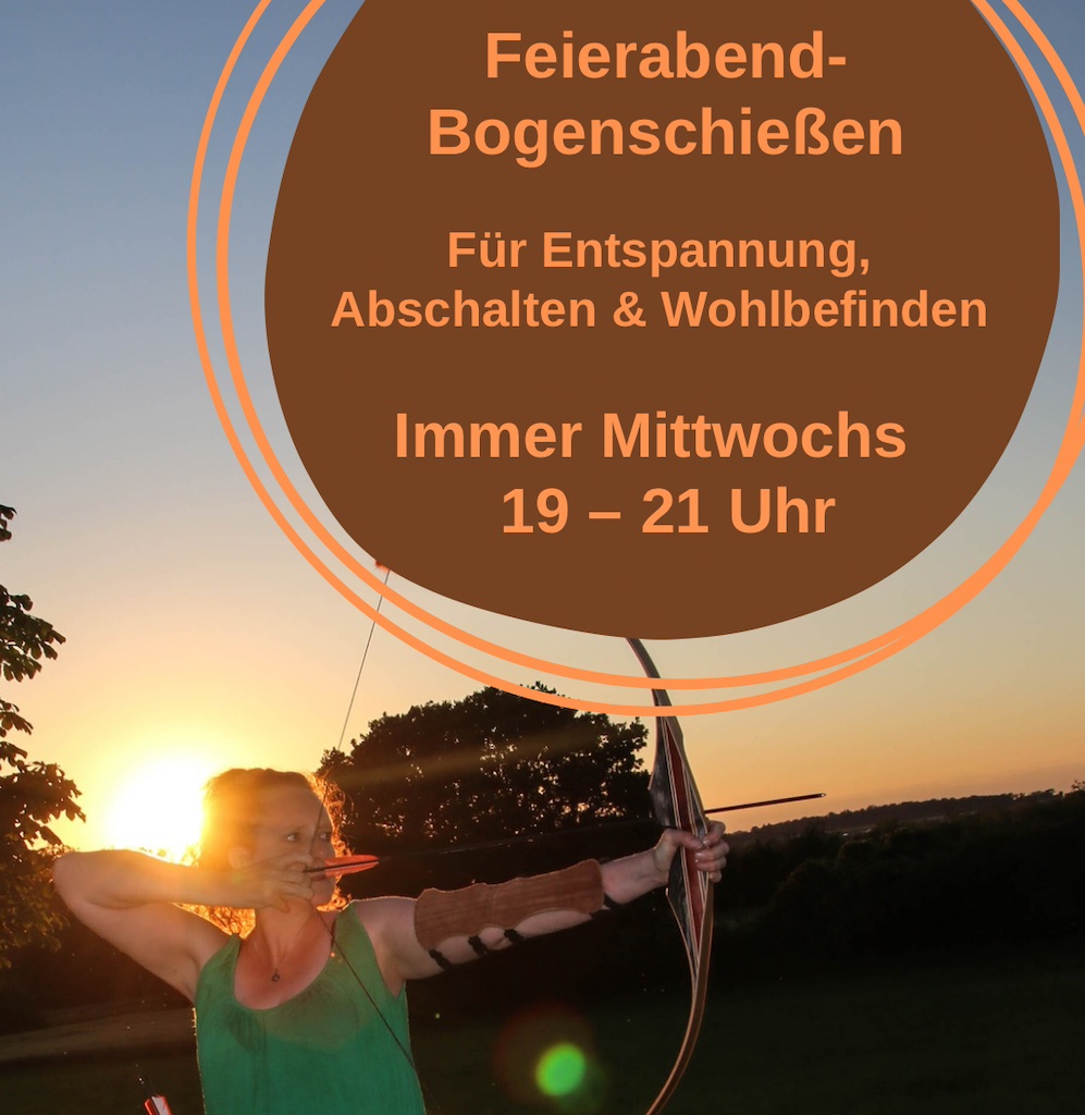 Anja mit Bogen im Sonnenuntergang